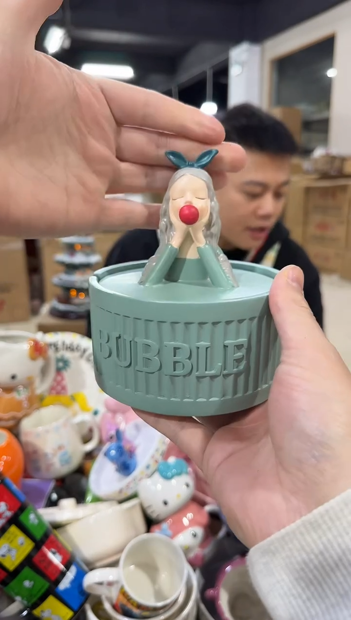 瓷片泡泡女孩烟灰缸