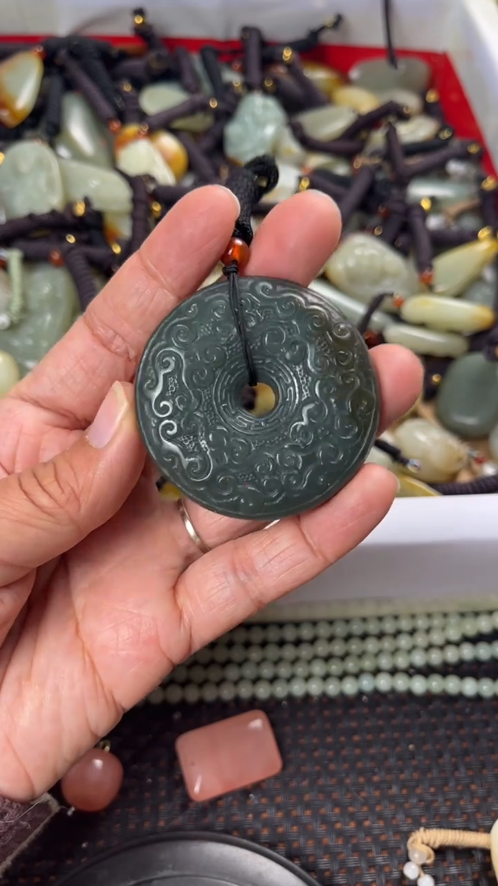 【闪购商品】和田玉颈饰未镶嵌多样性发货没有证书拍一发一有瑕