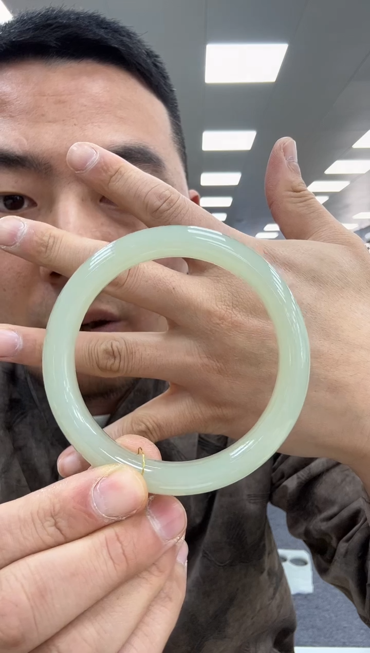 【闪购商品】和田玉手镯未镶嵌62-63  417