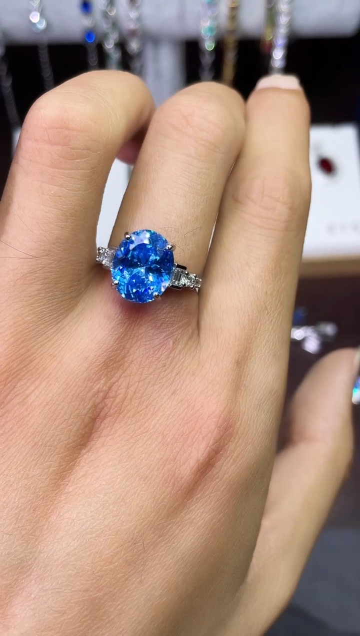 合金合成钻石蓝宝戒指