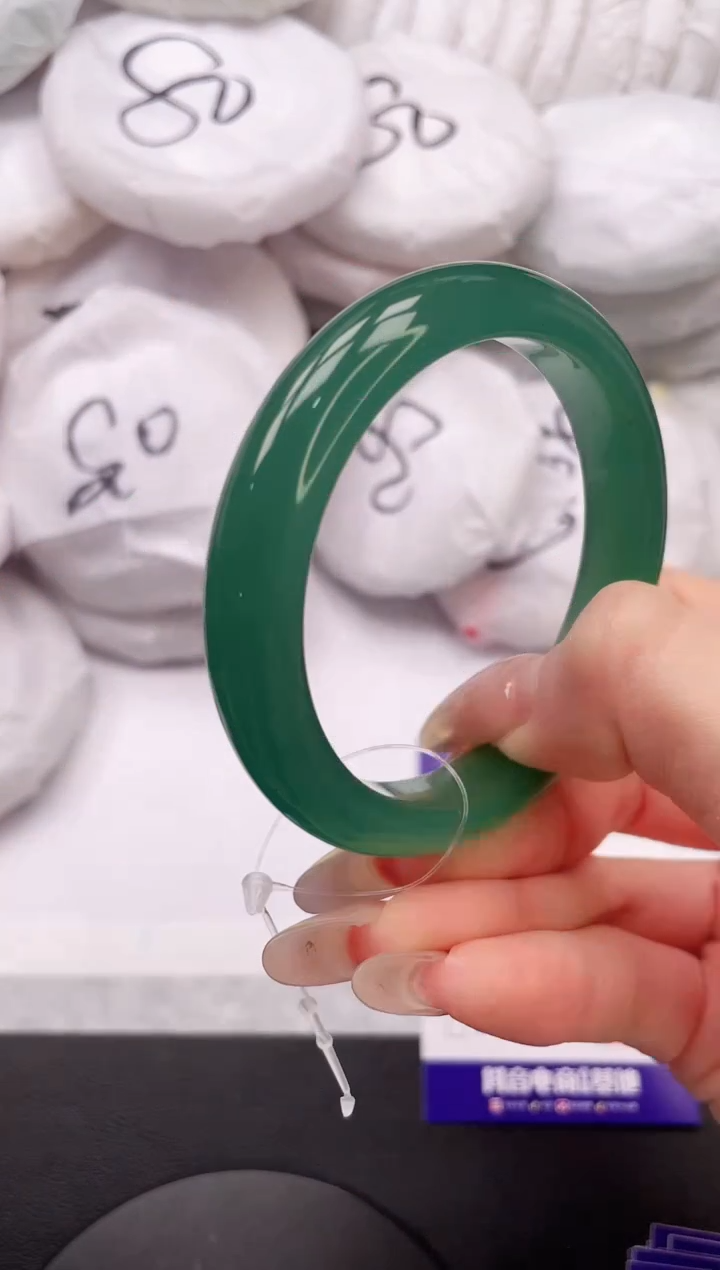 【闪购商品】石英质玉手镯未镶嵌15K21-54