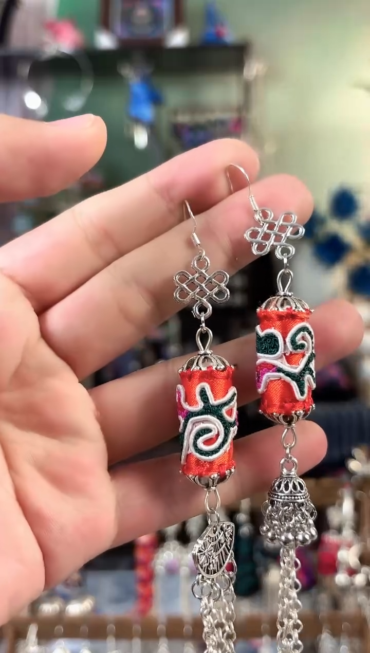 彩云南阁非遗老绣饰品141