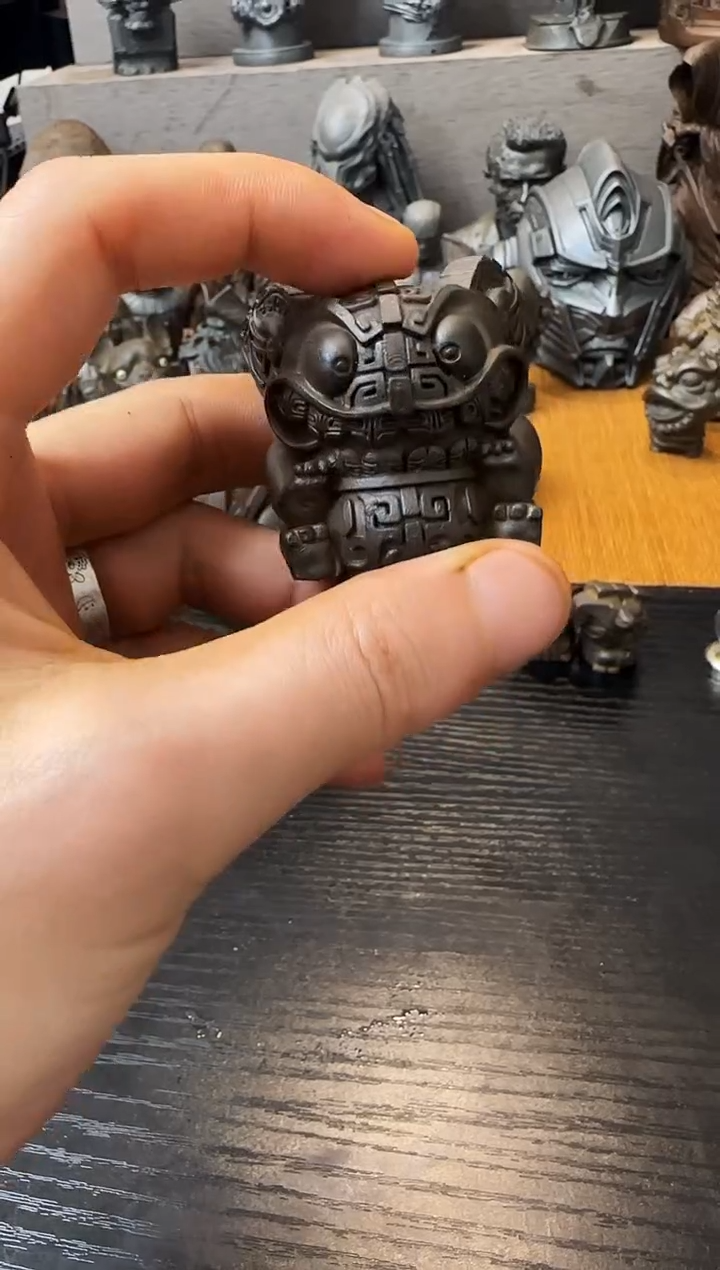 铁实心铁艺摆件~~小吞金（锈色）