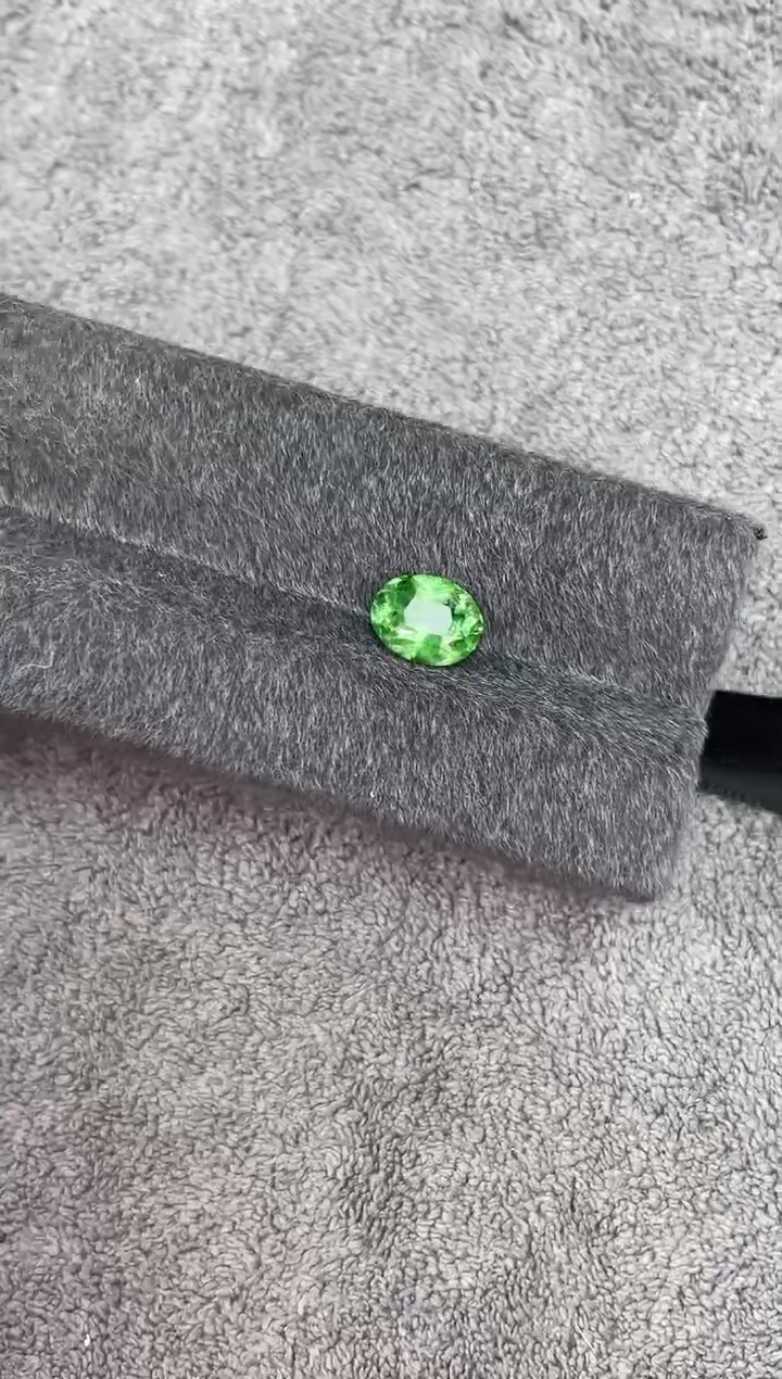 【闪购商品】石榴石（沙弗莱）裸石未镶嵌2.26ct   