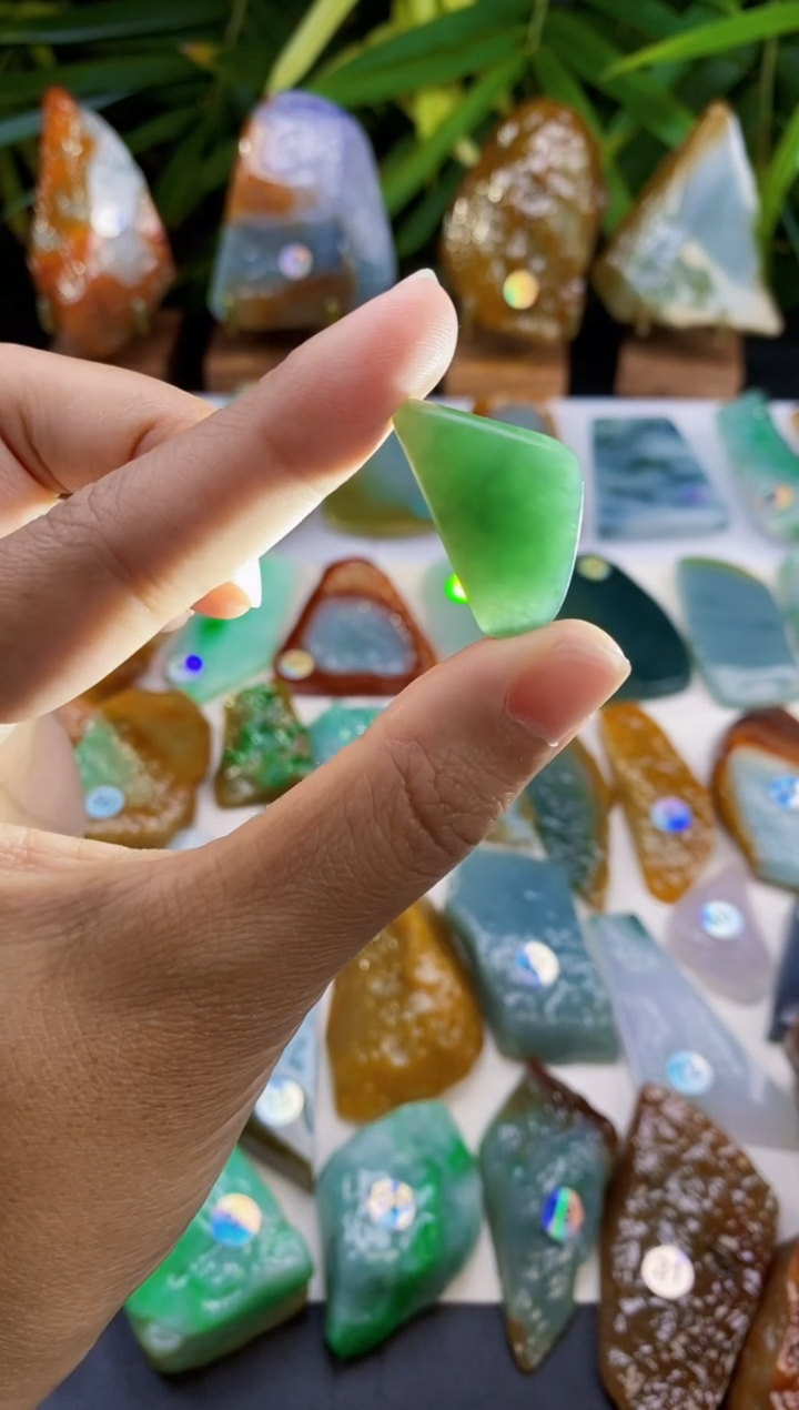 未镶嵌定制翡翠翡翠