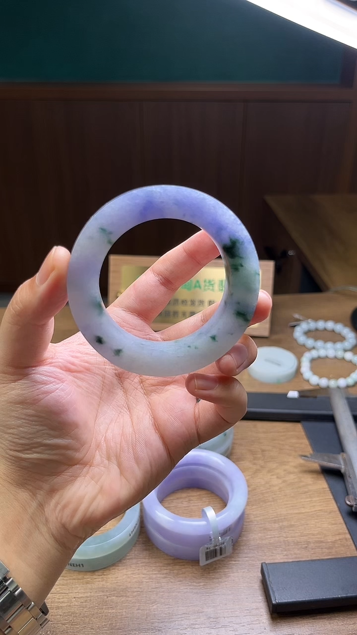 未镶嵌手镯定制翡翠雅**妇定制