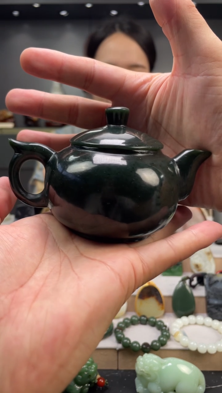 未镶嵌和田玉摆件茶壶