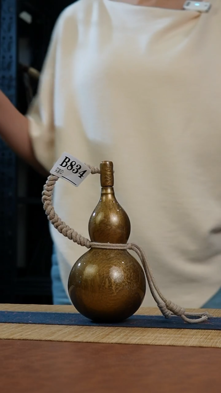 834号 天然热水酒葫芦 一物一拍（有瑕介意勿拍）
