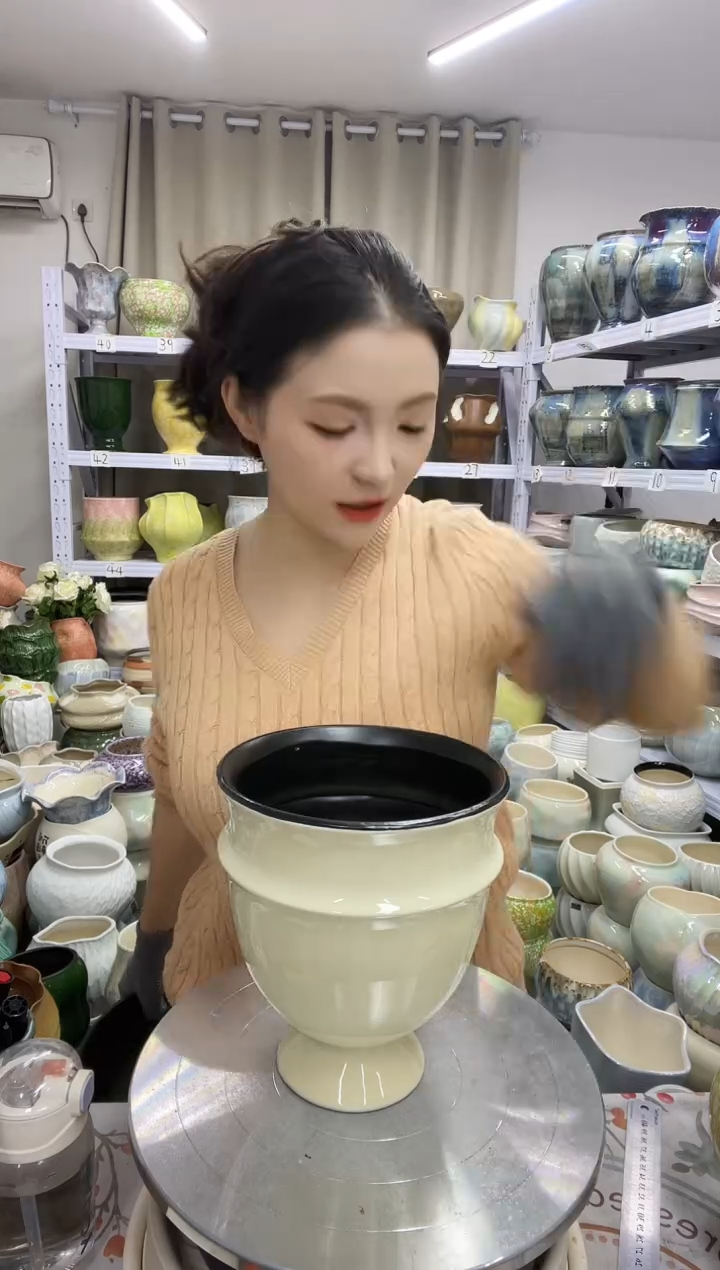 【12.1】花盆 高度：20  口径：15