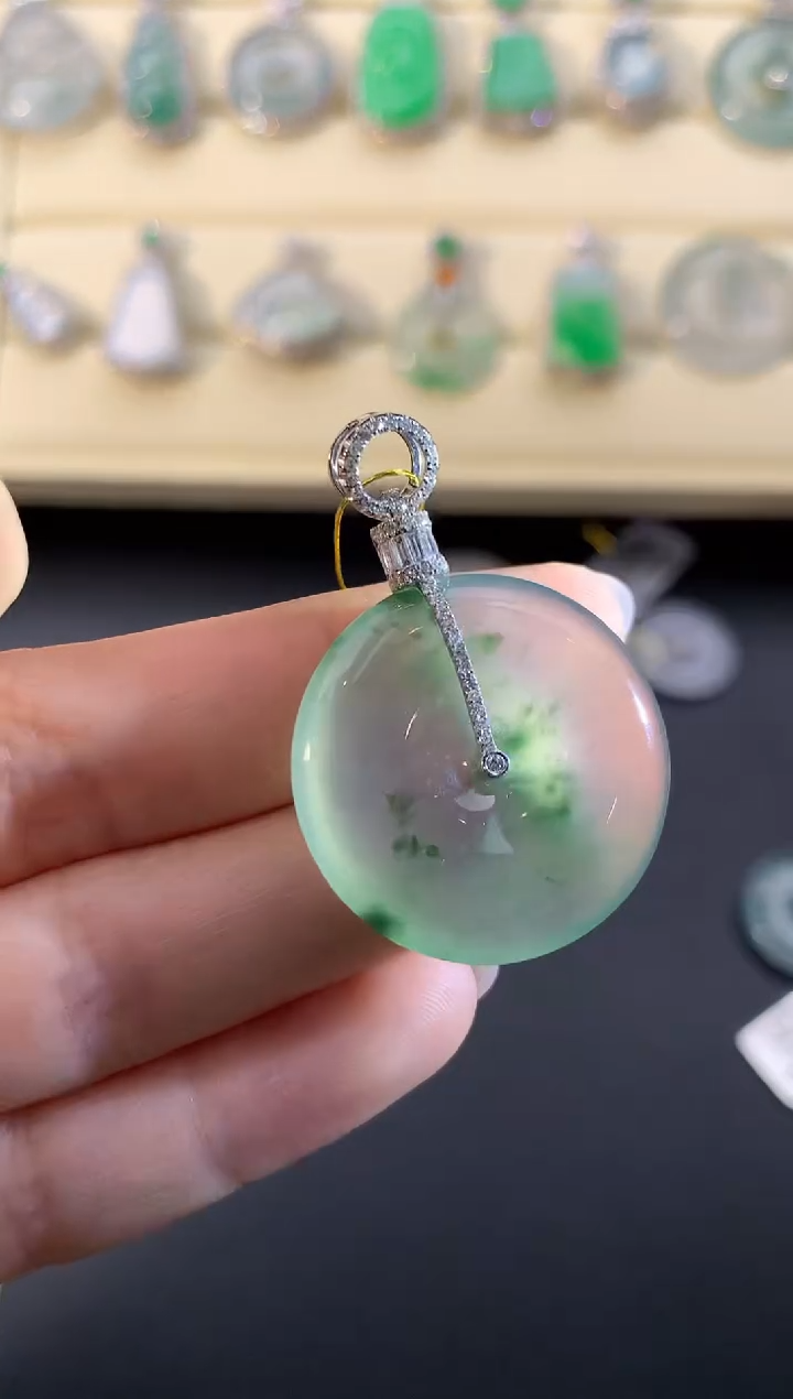 【闪购商品】翡翠颈饰18K金镶嵌D875     