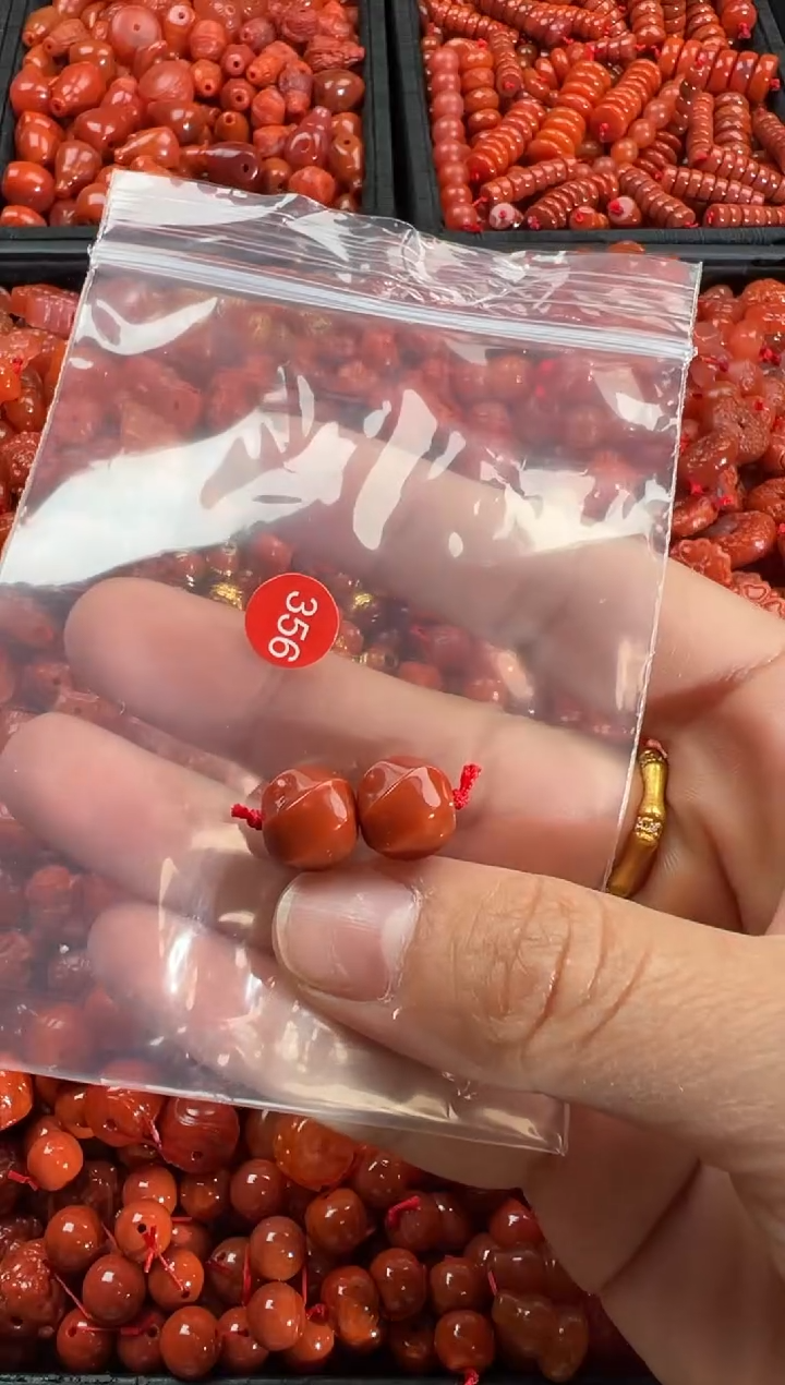 【闪购商品】南红玛瑙颈饰未镶嵌1