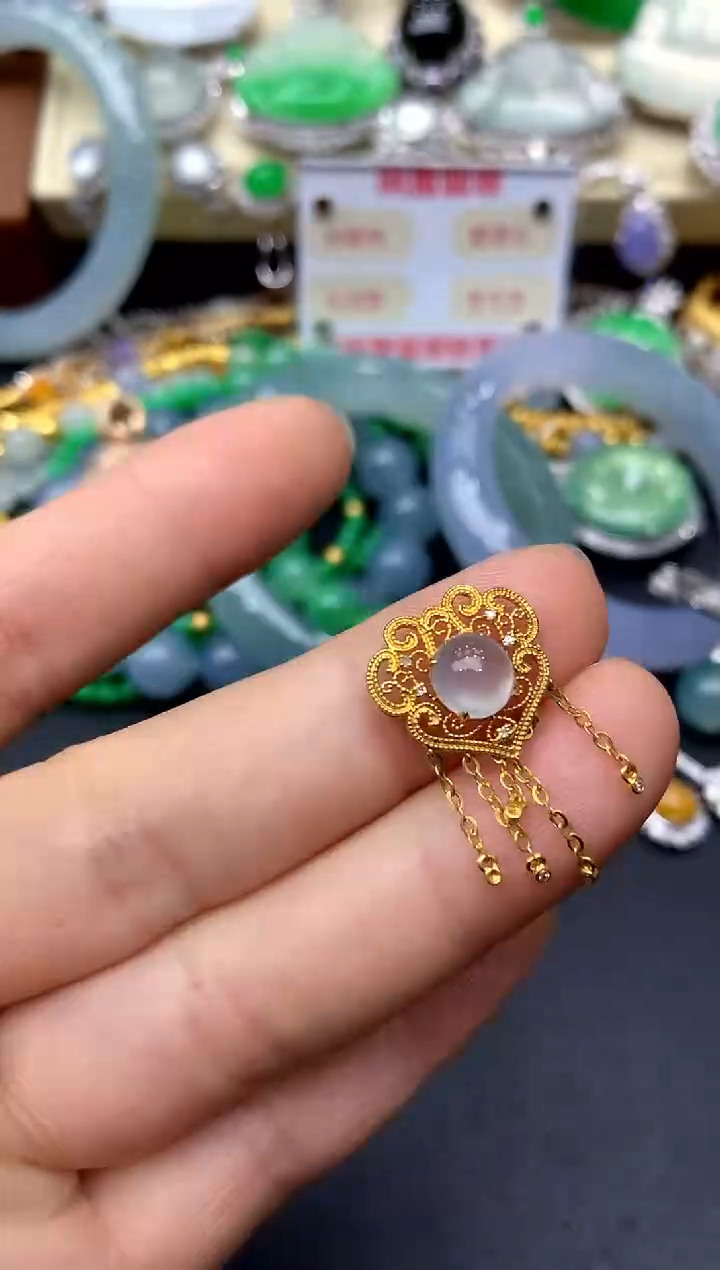 颈饰18K金镶嵌翡翠230 -中国好珍宝