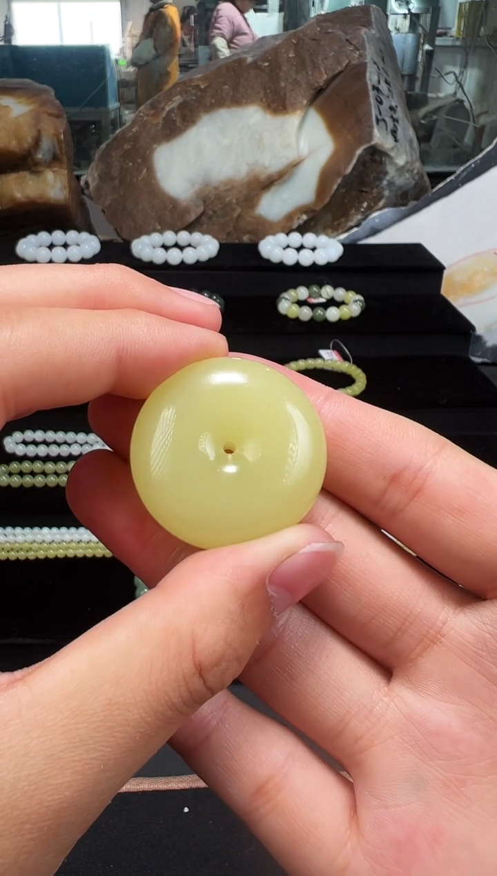 【闪购商品】和田玉颈饰未镶嵌黄口平安扣