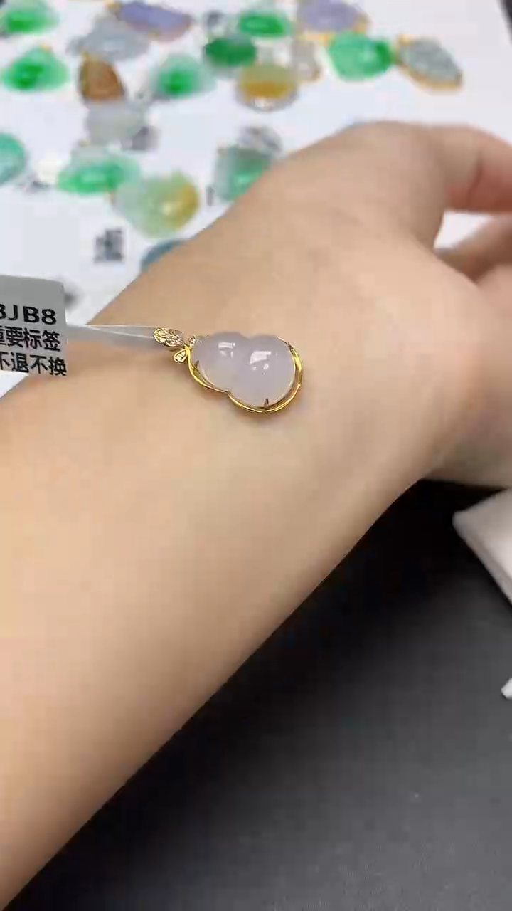 翡翠18K金镶嵌颈饰天然缅甸a货翡翠