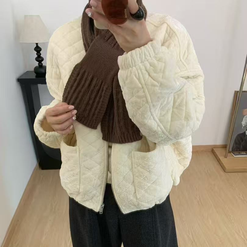 新款气质休闲简约配围巾丝绒外套SR8972