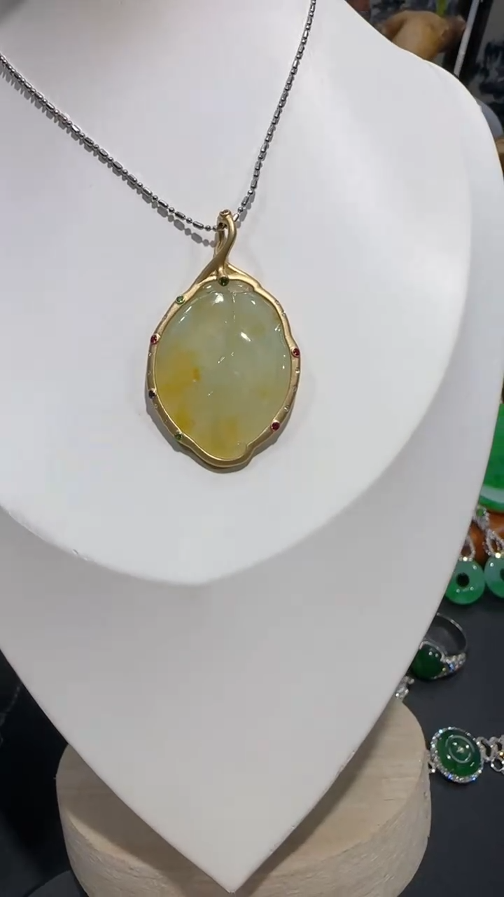 【闪购商品】翡翠吊坠(不含链)18K金镶嵌吊坠