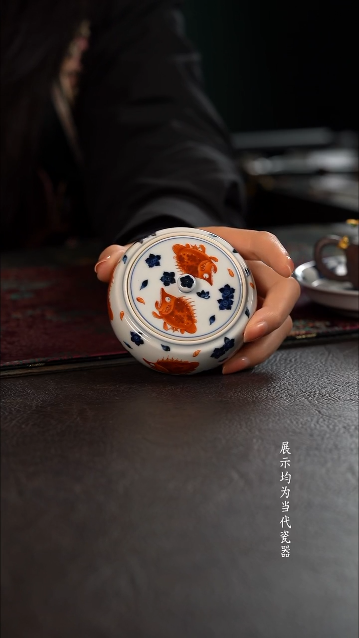 洪印慕明矾红加彩桃花鳜鱼小茶叶罐