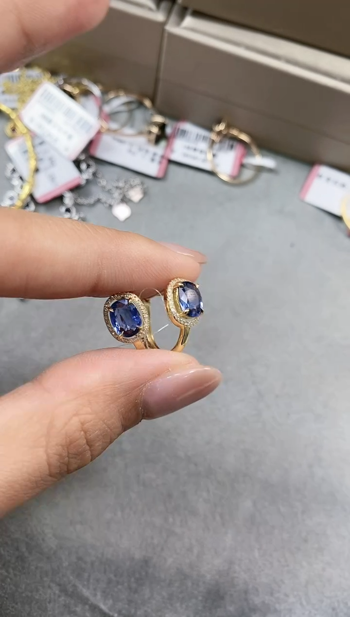 蓝宝石耳饰18K金镶嵌·