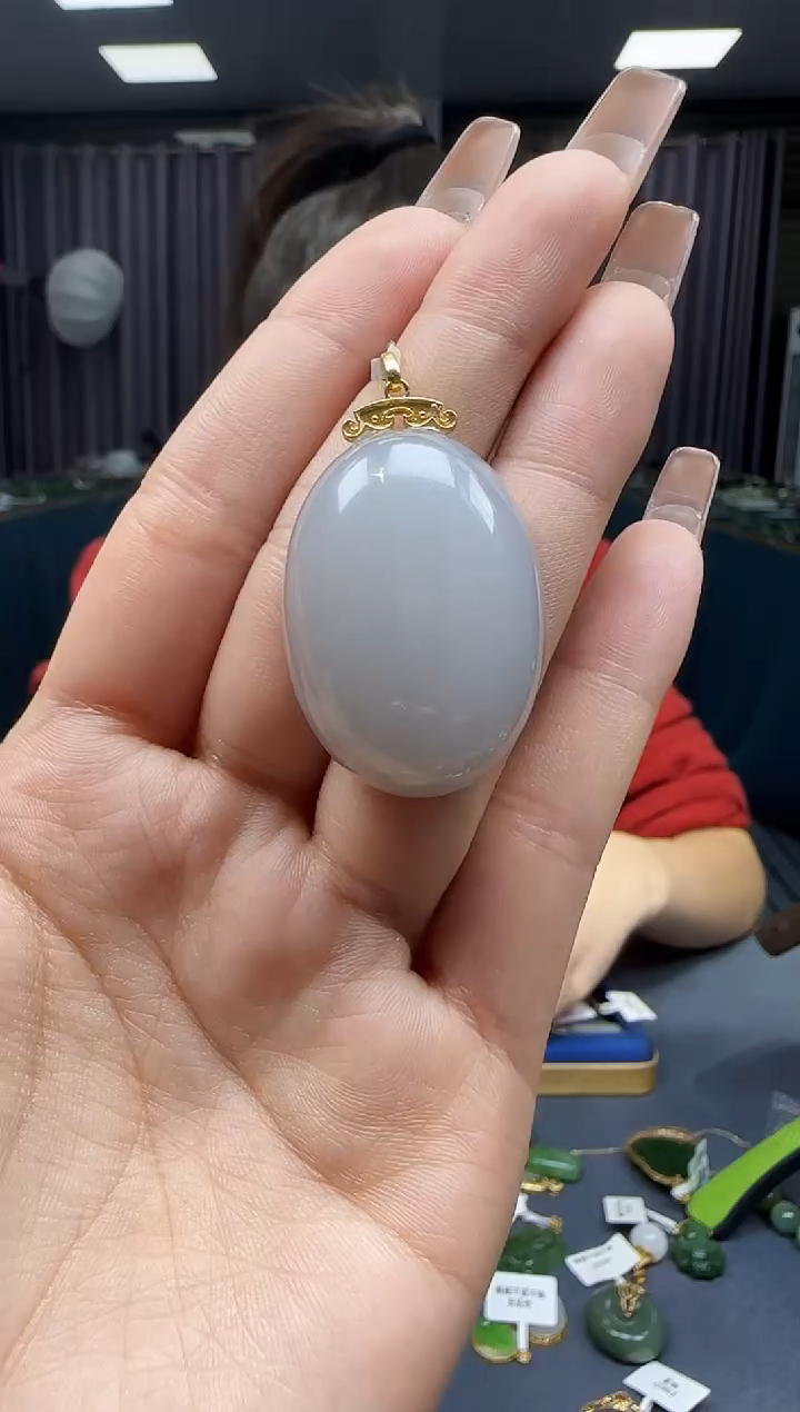 【闪购商品】和田玉挂件18K金镶嵌1