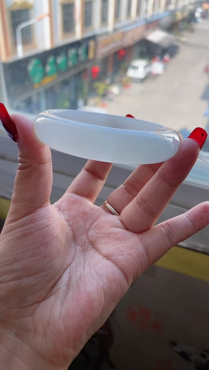 【闪购商品】翡翠手镯未镶嵌（血漏必买）果冻冰胶白32号