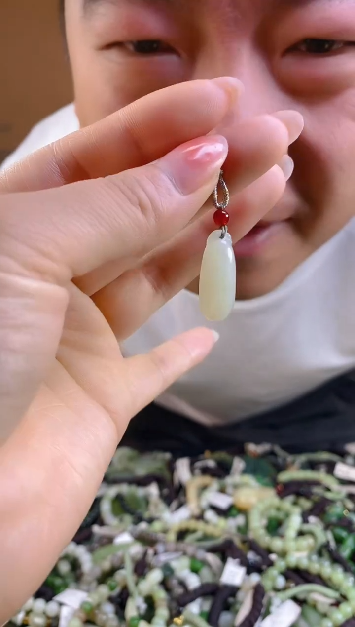 和田玉未镶嵌颈饰多样性发货，拍一发一