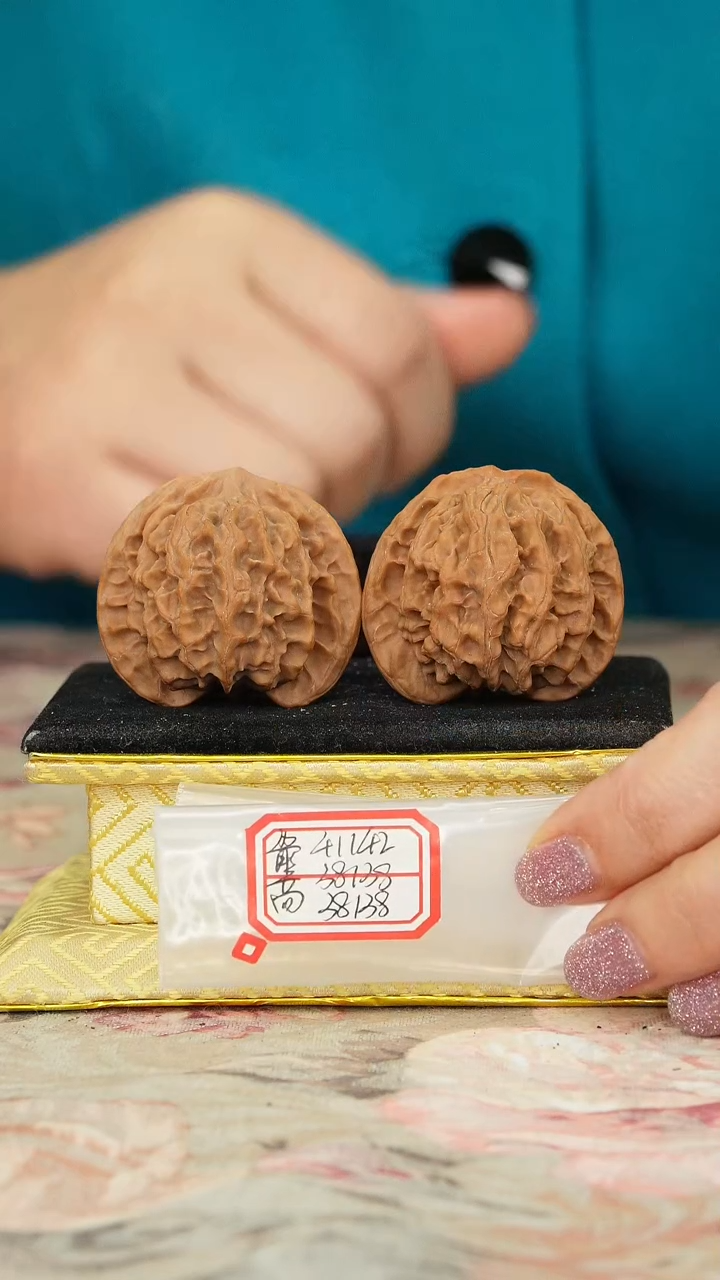 【闪购商品】文玩核桃把件苹果园