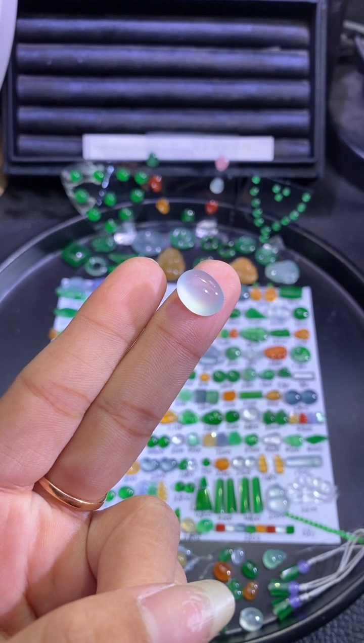 未镶嵌挂件翡翠蛋