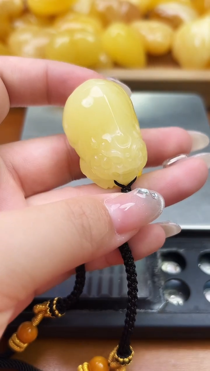 未镶嵌琥珀裸石琥珀蜜蜡吊坠