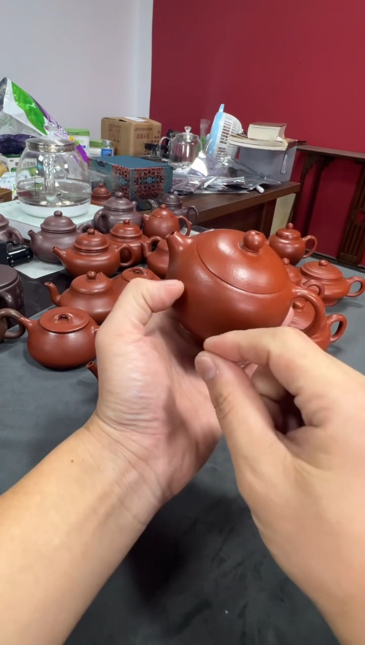 茶壶紫砂朱泥全手西施220cc（微微瑕疵）