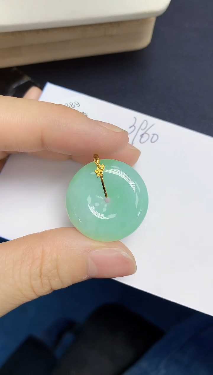 翡翠18K金镶嵌颈饰天然缅甸翡翠A货