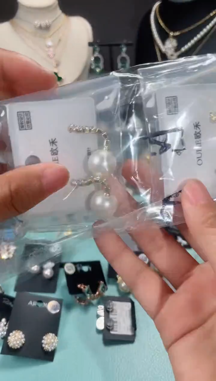 铜合金锆石925银时尚耳饰E258