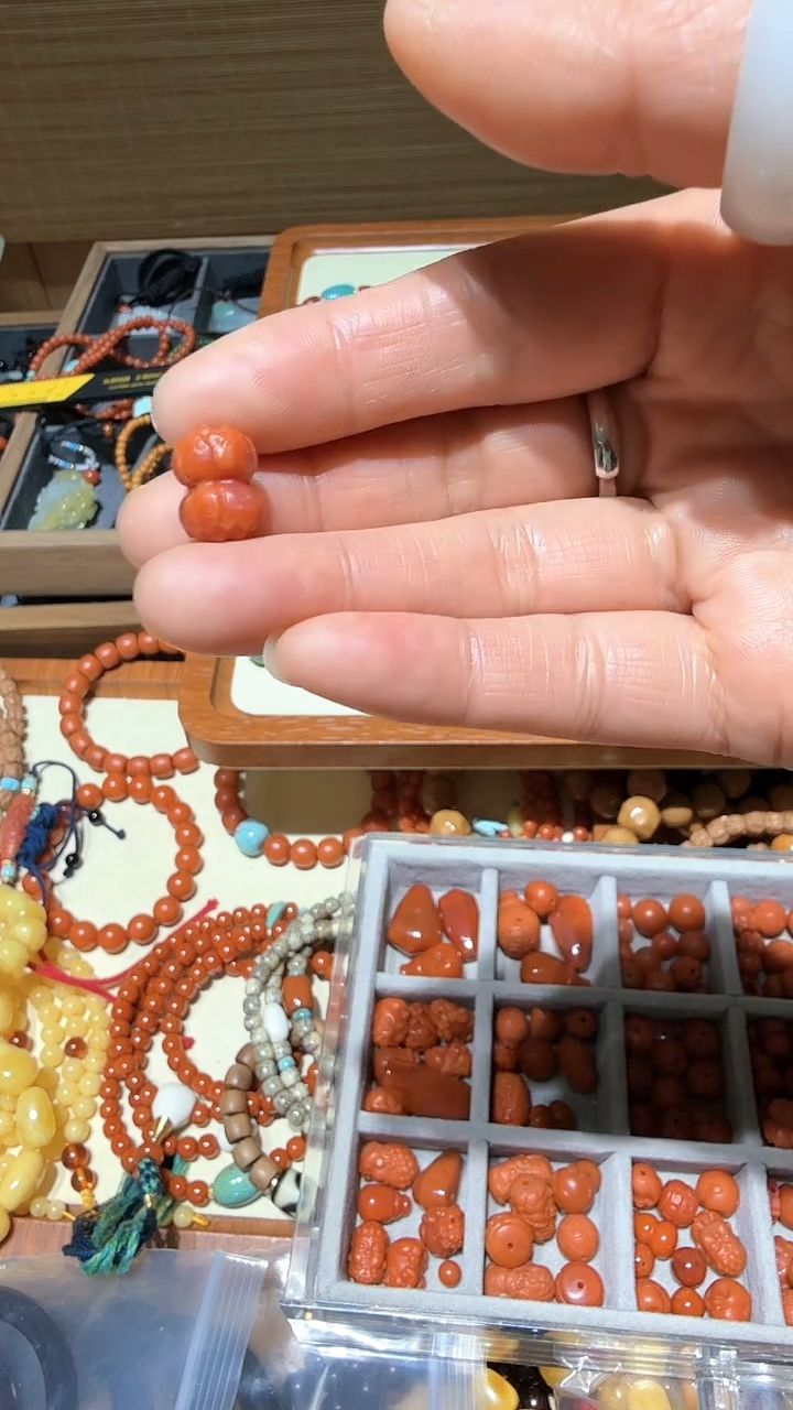 颈饰未镶嵌南红玛瑙精品双头莲花珠