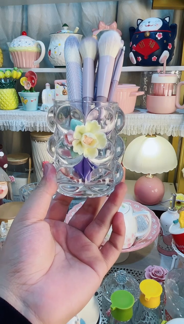 【闪购商品】瓷片化妆笔筒 发货快质量好
