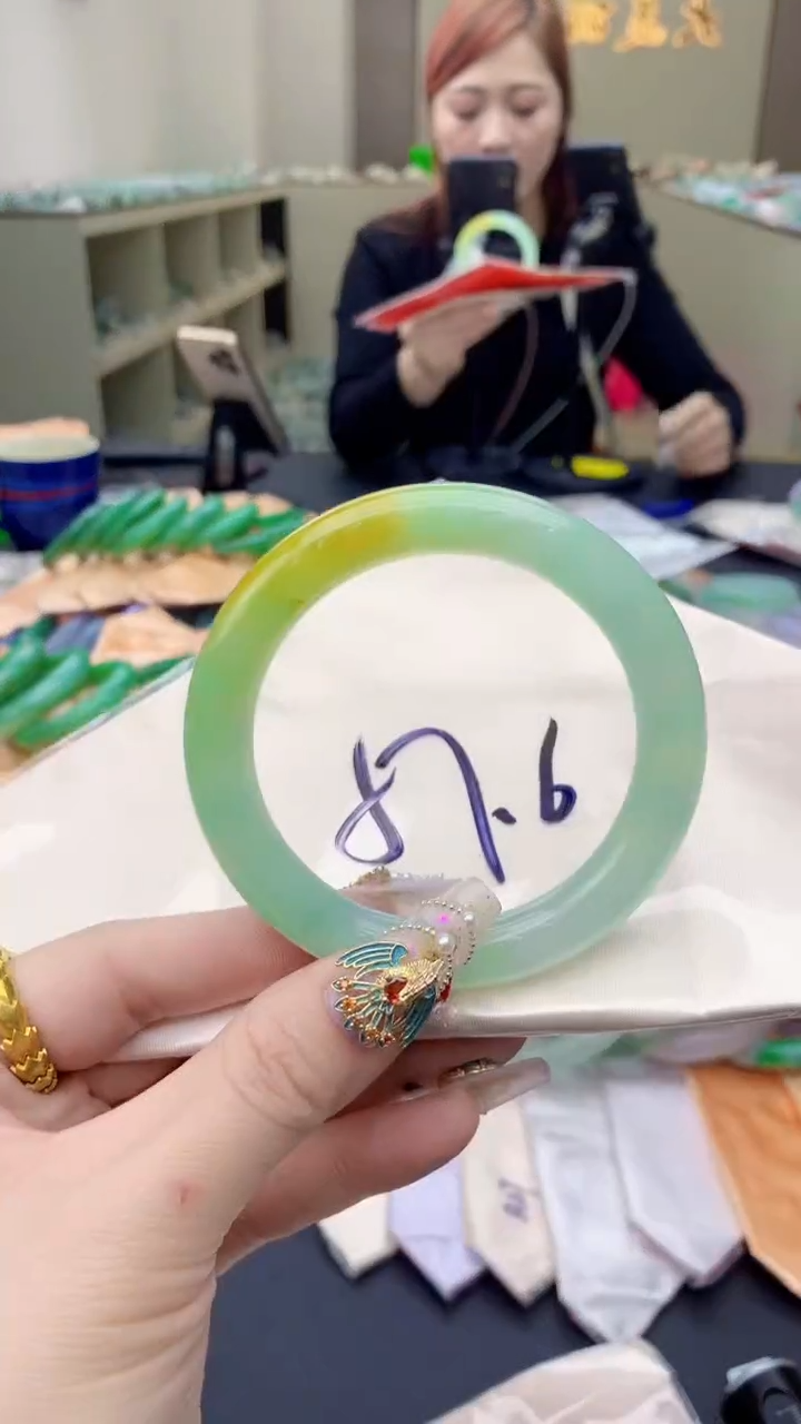 【闪购商品】翡翠手镯未镶嵌0431019586