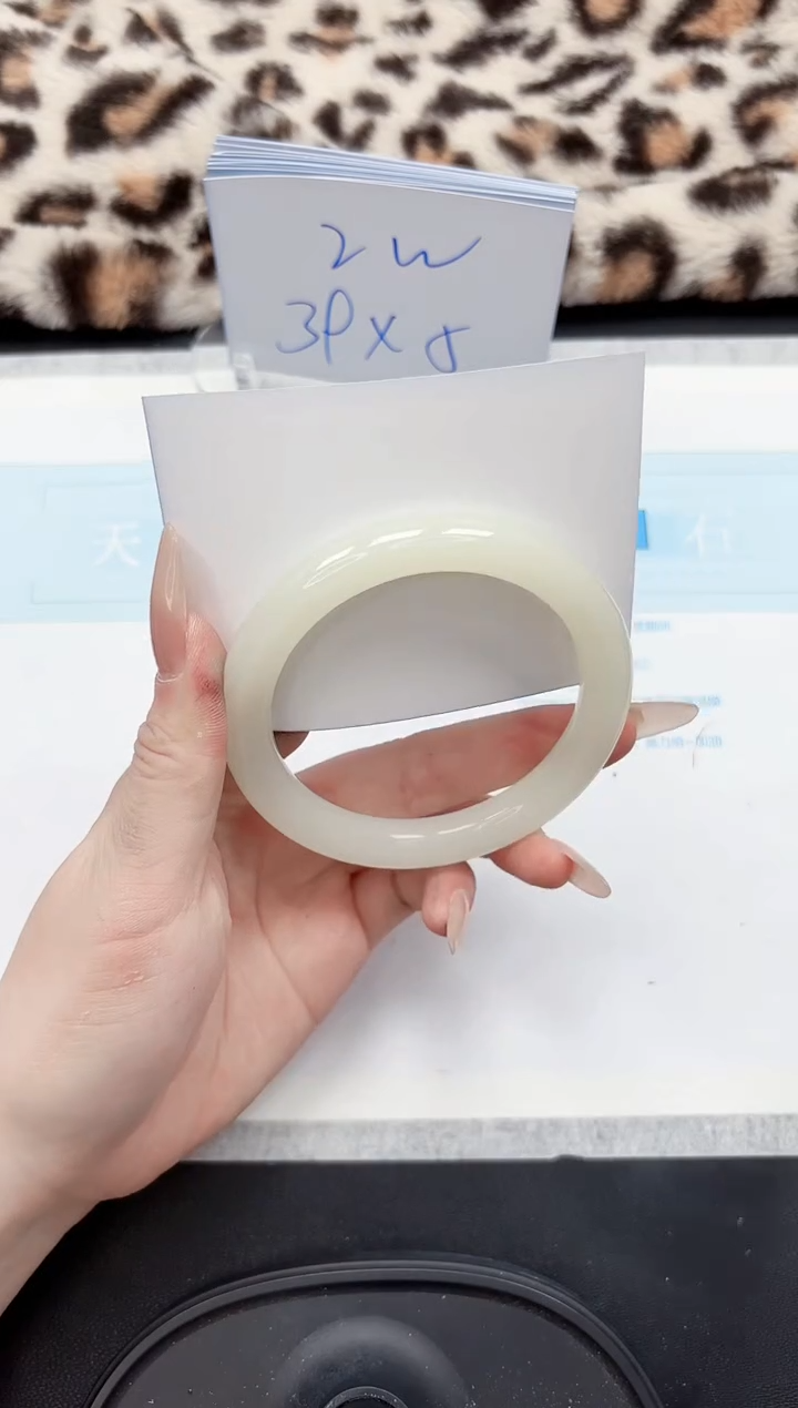 【闪购商品】石英质玉手镯未镶嵌356-62