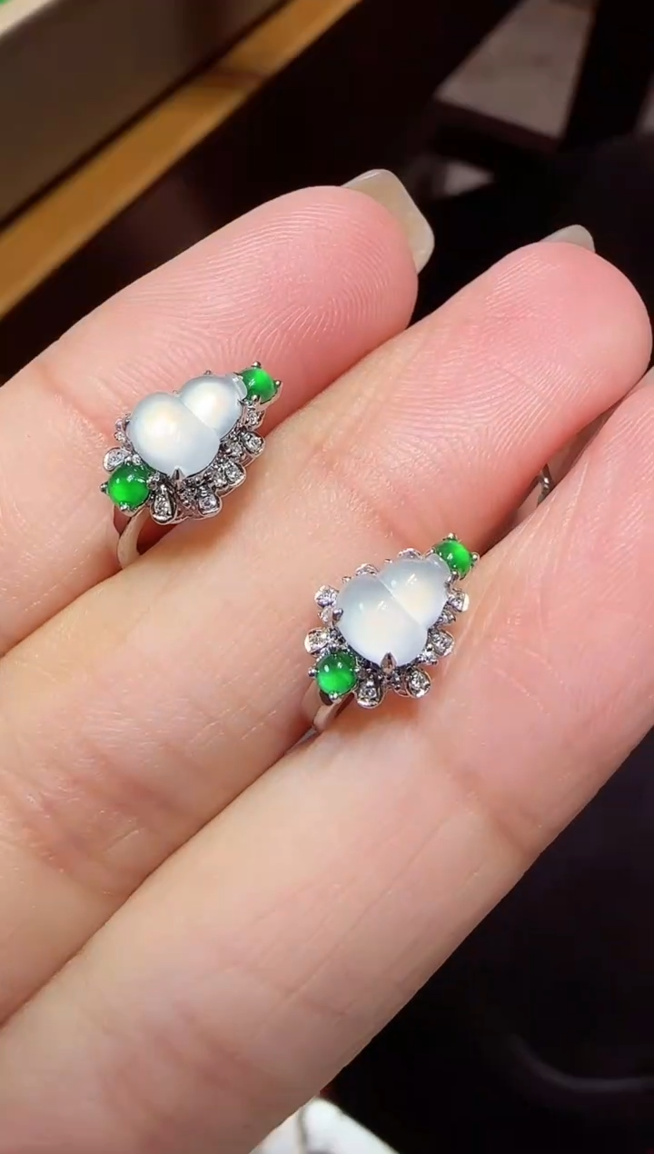 【闪购商品】翡翠耳饰18K金镶嵌葫芦