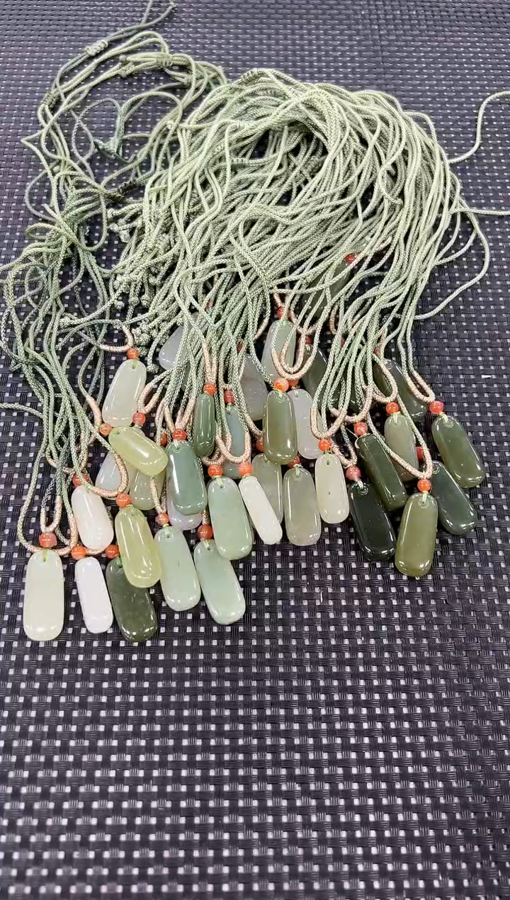 颈饰未镶嵌和田玉（多样性发一件）