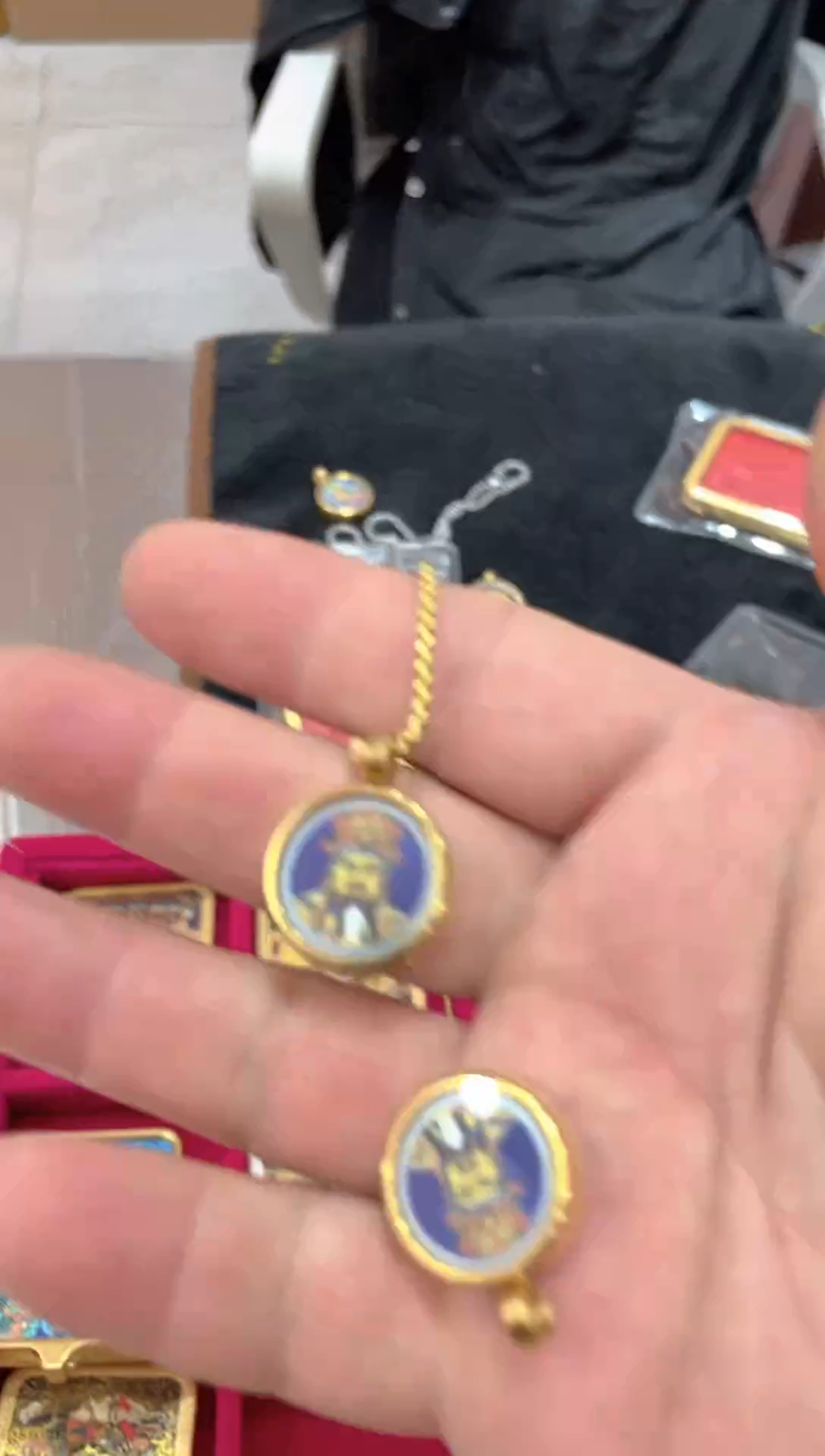 铜合金布艺铜合金布艺五老师小吊坠