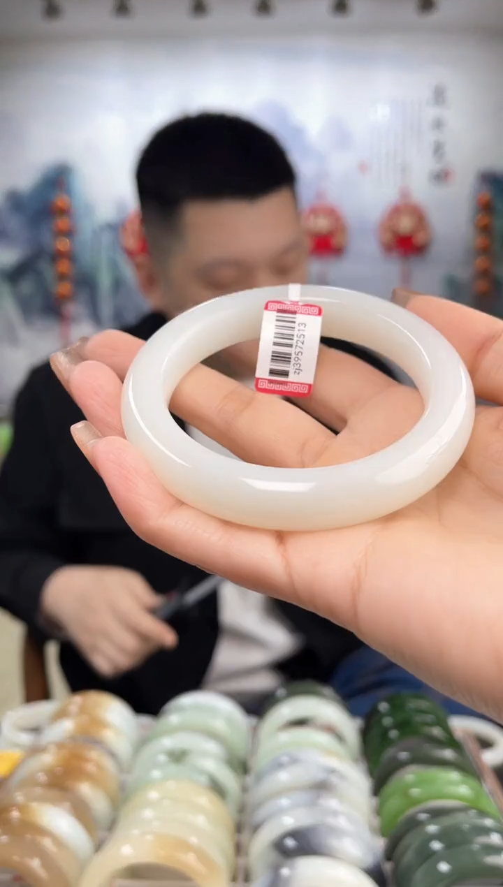 【闪购商品】和田玉手镯未镶嵌60圈口2513