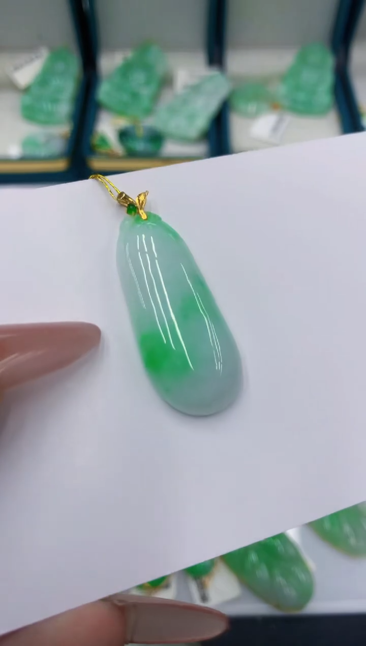 颈饰18K金镶嵌翡翠11111