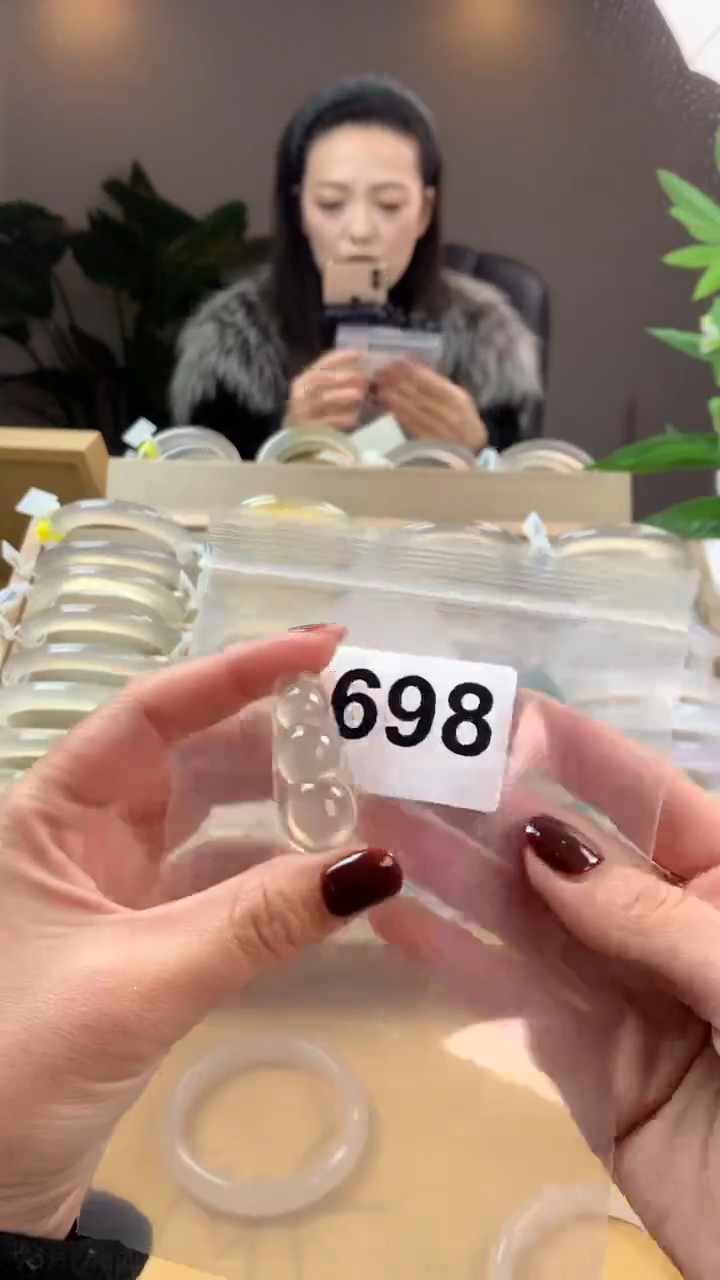 【闪购商品】玛瑙/玉髓手镯未镶嵌698