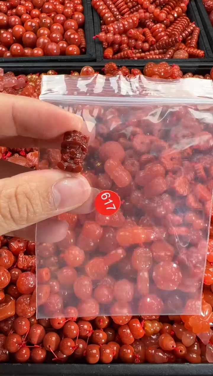 【闪购商品】南红玛瑙颈饰未镶嵌1