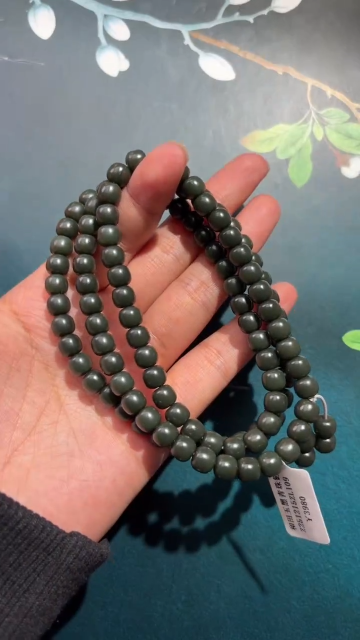 颈饰未镶嵌和田玉项链