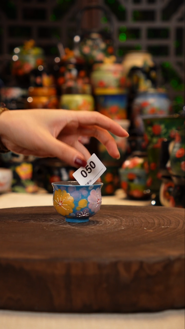 油画   手绘釉下彩杯子050