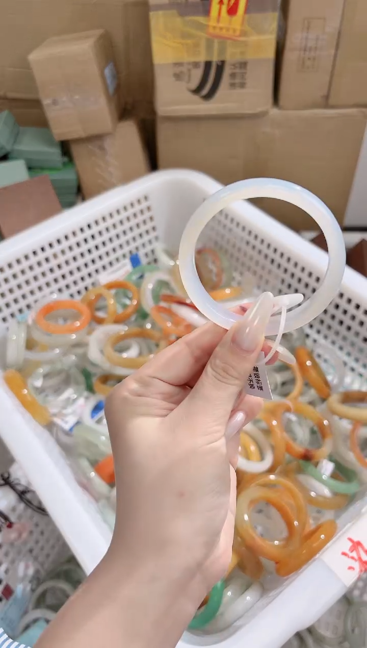 石英质玉手镯未镶嵌A88-55.5