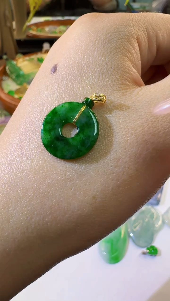 【闪购商品】翡翠颈饰18K金镶嵌缅甸A货翡翠吊坠