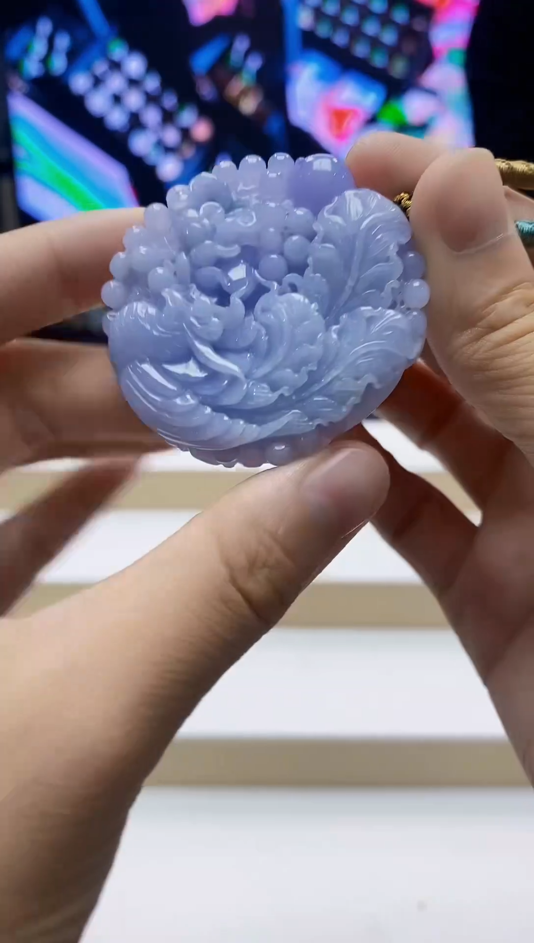 未镶嵌定制翡翠-毛货挂件 （赠珠链）34