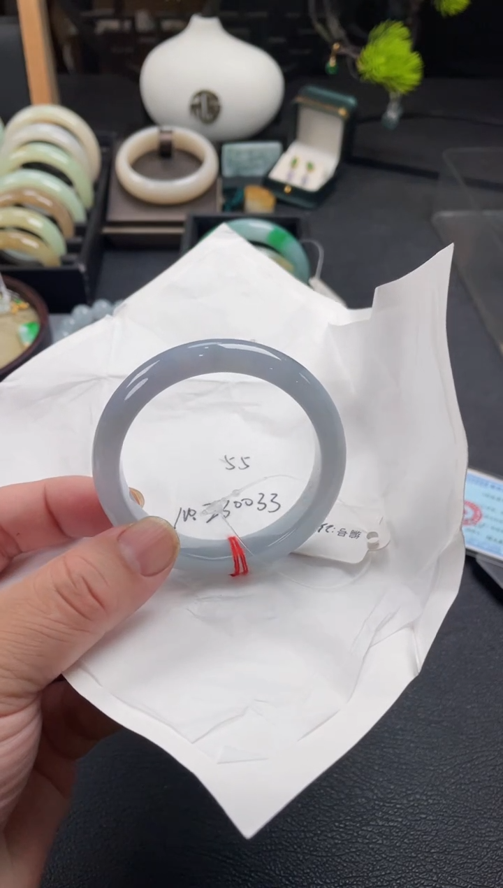 【闪购商品】翡翠手镯未镶嵌55正圈 有瑕
