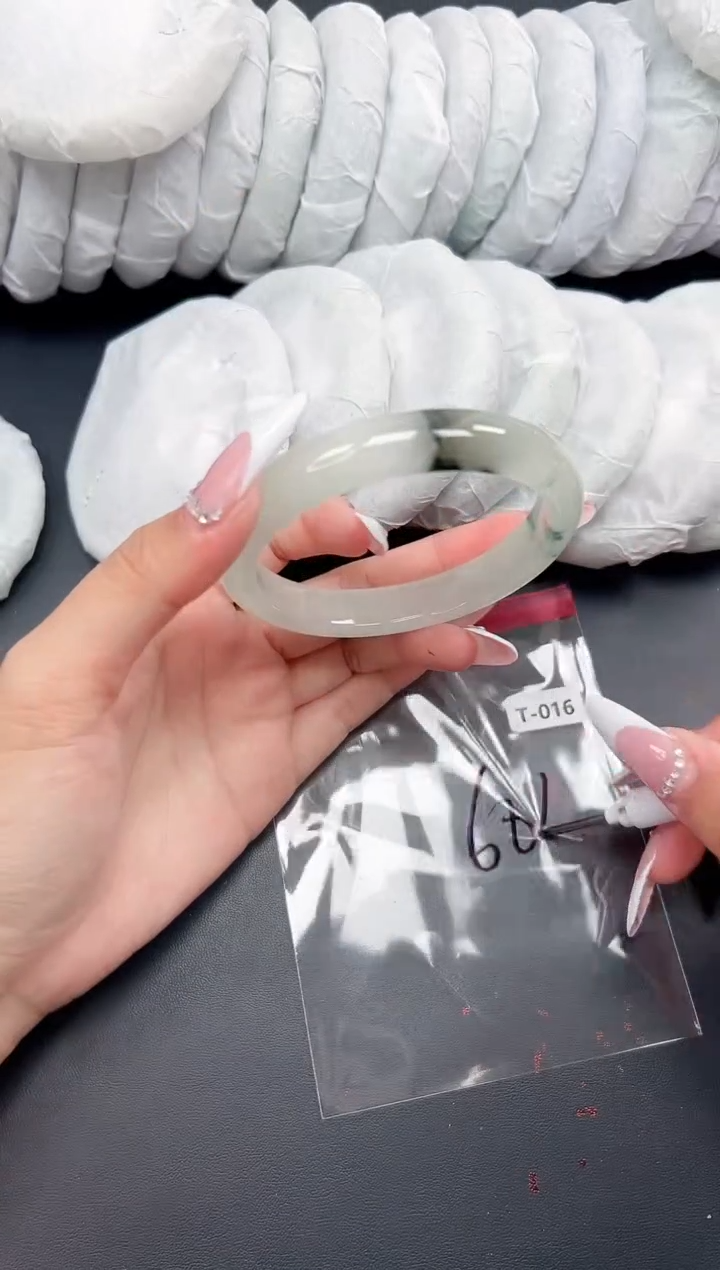 精品手镯，一物一拍T-016