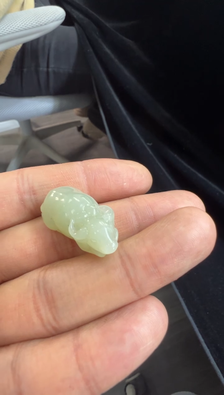 颈饰未镶嵌和田玉窗*青白玉挂件